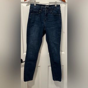 Universal Thread Women’s Denim Jeans Size 2/26S Logo Stretch Zip Button Closure